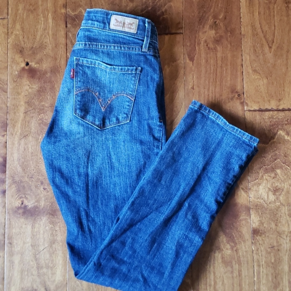 Levi's perfect waist size 27